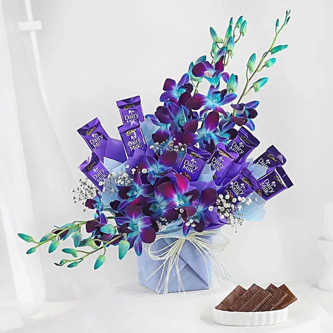 Magical Sweet Love Vase Arrangement